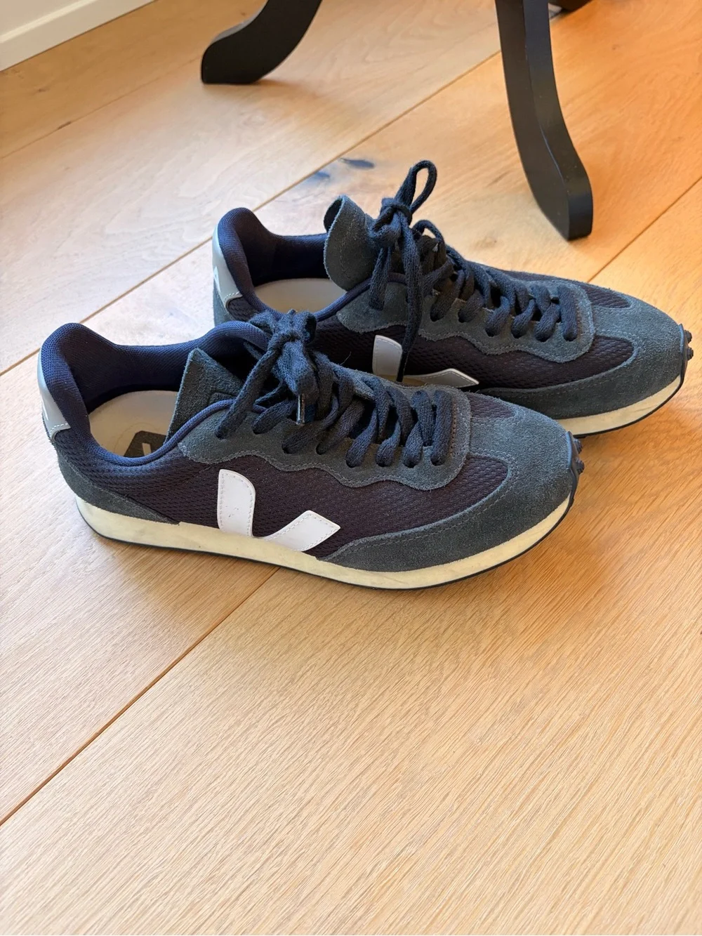 Veja black Sneakers sz 8